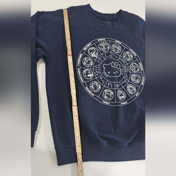 Hello Kitty & Friends Zodiac Chart Crewneck Large Sweatshirt Navy Blue - Picture 5 of 5